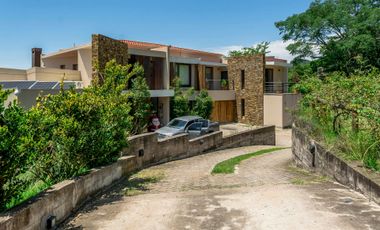 CASA PREMIUM EN ALQUILER LOS ZARZOS SAN LORENZO