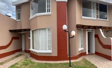 Tumbaco, Casa de 150m2, 3 Habitaciones , 2 Baños, 1 Parqueadero.