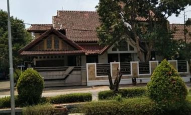 Dijual Rumah Real Estate Jatibening Pondok Gede Bekasi Posisi Hoek Samping Taman