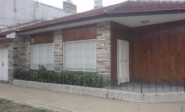 Chalet en venta en Villa Dominico