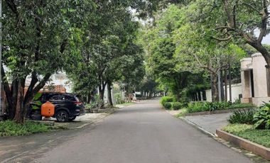 DIJUAL RUMAH LUAS dgn SWIMMING POOL di Jl KEMANG DALAM, JAKSEL