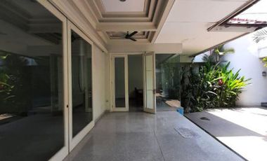 DIJUAL RUMAH LUAS dgn SWIMMING POOL di Jl KEMANG DALAM, JAKSEL