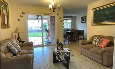 SE ALQUILA CASA BRISAS HEIGHT BRISAS DEL GOLF AMUEBLADA