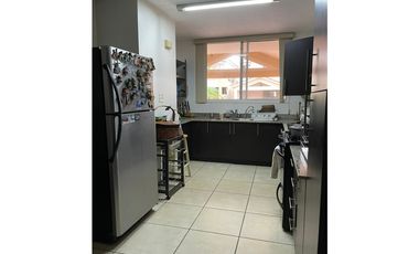 SE ALQUILA CASA BRISAS HEIGHT BRISAS DEL GOLF AMUEBLADA