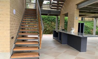 casa en arriendo en la vega. Cod A7025