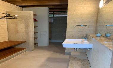 casa en arriendo en la vega. Cod A7025