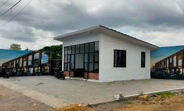 KOMPLEKS PERTOKOAN TERBESAR DEPAN GEMBIRA LOKA ZOO