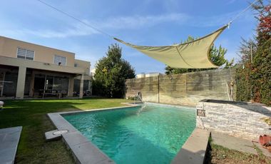 VENDO PRECIOSA CASA ESTILO MEDITARRÁNEO EN SANTA ELENA CHICUREO