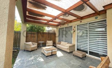 VENDO PRECIOSA CASA ESTILO MEDITARRÁNEO EN SANTA ELENA CHICUREO