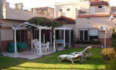 Casa en venta en Villa Luzuriaga