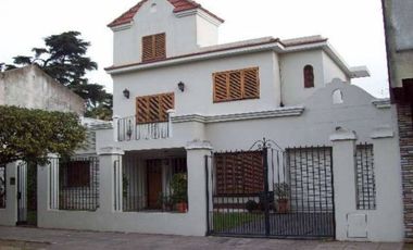 Casa en venta en Villa Luzuriaga