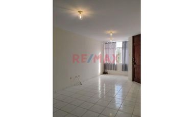 🏢 ✨Departamento En Venta Incluye Cochera 🚗✨ En La Urb. Los Sauces Frente A Parque 🌳⛲