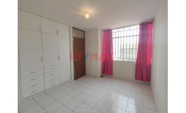 🏢 ✨Departamento En Venta Incluye Cochera 🚗✨ En La Urb. Los Sauces Frente A Parque 🌳⛲