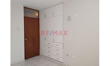 🏢 ✨Departamento En Venta Incluye Cochera 🚗✨ En La Urb. Los Sauces Frente A Parque 🌳⛲