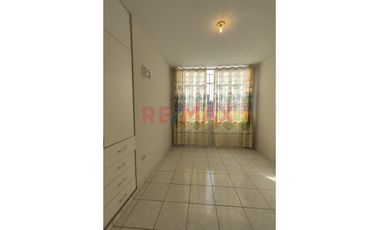 🏢 ✨Departamento En Venta Incluye Cochera 🚗✨ En La Urb. Los Sauces Frente A Parque 🌳⛲