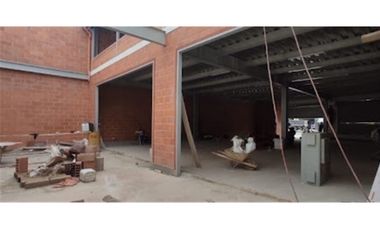 BODEGA EN RENTA Y VENTA UBICADA EN LA AMERICA