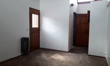 Casa Zona Cerro, Dino, APTO CREDITO BANCOR, 3 dormitorios, playroom y servicio, patio , Pileta