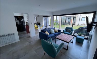 Casa 3 amb. Zona San Carlos