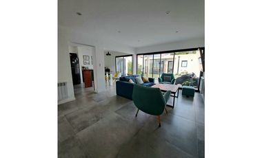 Casa 3 amb. Zona San Carlos