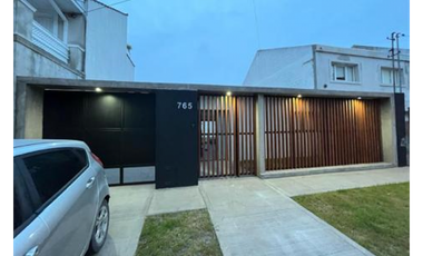 Casa 3 amb. Zona San Carlos