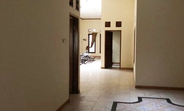 Disewakan Rumah Besar di Jakarta Timur