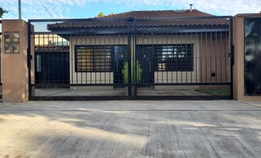 Casa con Departamento en venta en Berazategui Oeste