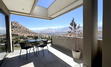 Casa en venta de 5 dorm. 5 baños 3 suite en Colina