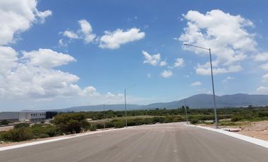 BODEGA EN VENTA 800 M CERCA DEL PARQUE INDUSTRIAL QUERETARO