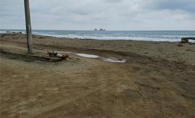 Las Tunas: Se Vende Terreno para Construcción en Zona Rural, Cerca del Mar y Frente al río en Las Tunas
