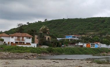 Las Tunas: Se Vende Terreno para Construcción en Zona Rural, Cerca del Mar y Frente al río en Las Tunas