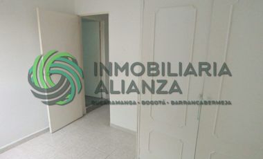 casa en arriendo en la castellana. Cod A17338