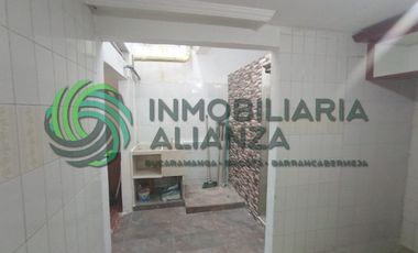 casa en arriendo en la castellana. Cod A17338