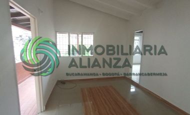 casa en arriendo en la castellana. Cod A17338