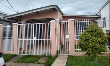 VENDO CASA EN ARRAIJAN VACAMONTE 3R ALTOS DE LAS HUACAS