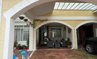 Venta de Casa en Floridablanca - Mediterrane La Toscana. Cod V8086