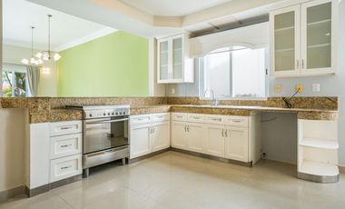 Casa en renta de 4 recámaras en Isla Dorada Zona Hotelera Cancún