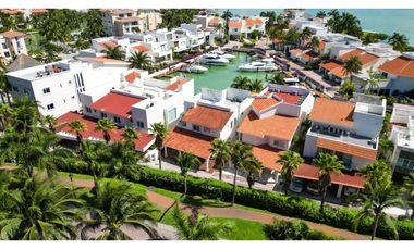 Casa en renta de 4 recámaras en Isla Dorada Zona Hotelera Cancún