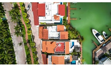 Casa en renta de 4 recámaras en Isla Dorada Zona Hotelera Cancún