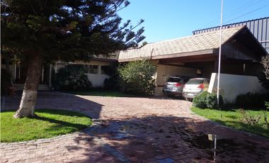 ¡OPORTUNIDAD! Destacable y Confortable propiedad en venta