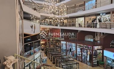 Local Comercial en Arriendo en Av. Providencia con Bucarest
