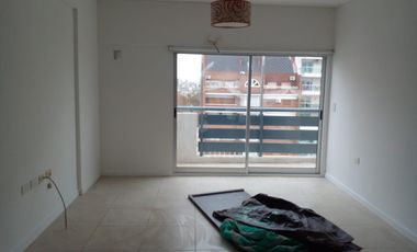 VENTA IMPECABLE DPTO 2 AMBIENTES EN V. BALLESTER CENTRO