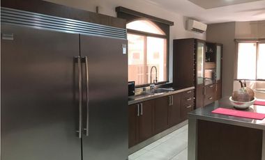 CASA AMOBLADA 4REC + PISCINA EN CLAYTON VILLAGE