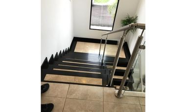 CASA AMOBLADA 4REC + PISCINA EN CLAYTON VILLAGE