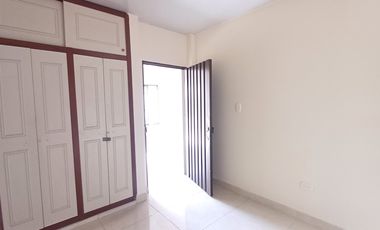 apartamento en arriendo en urb. el bosque. Cod A108229