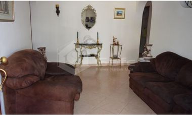 CASA AMPLIA EN VENTA JARDIN SANTA MARTA