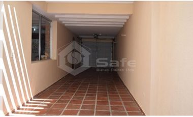 CASA AMPLIA EN VENTA JARDIN SANTA MARTA