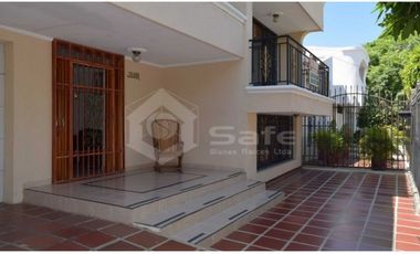 CASA AMPLIA EN VENTA JARDIN SANTA MARTA