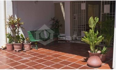 CASA AMPLIA EN VENTA JARDIN SANTA MARTA