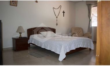 CASA AMPLIA EN VENTA JARDIN SANTA MARTA