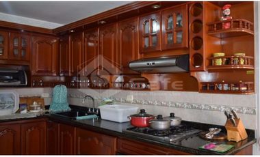 CASA AMPLIA EN VENTA JARDIN SANTA MARTA